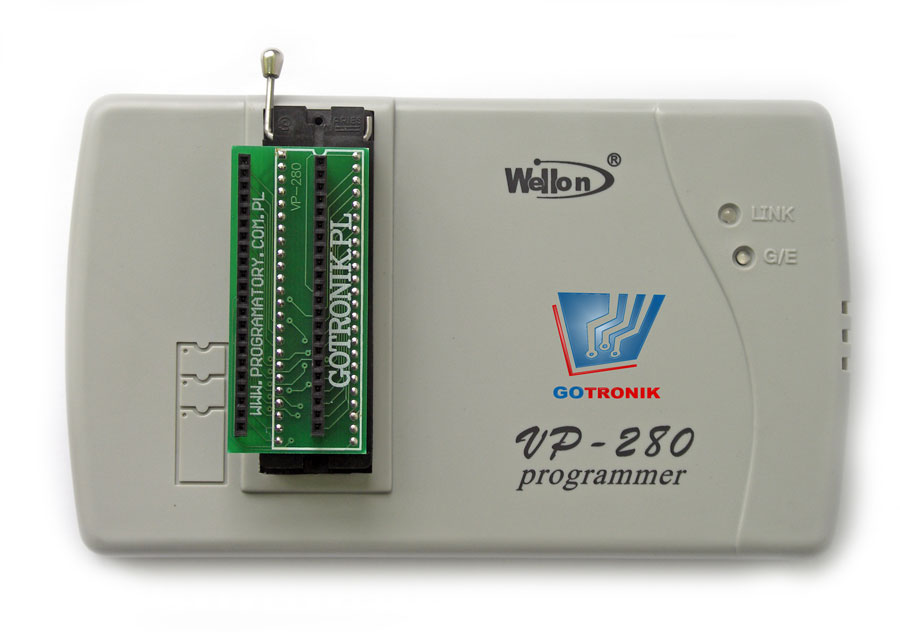 Adapter wkładamy do podstawki ZIF48 programatora VP280: