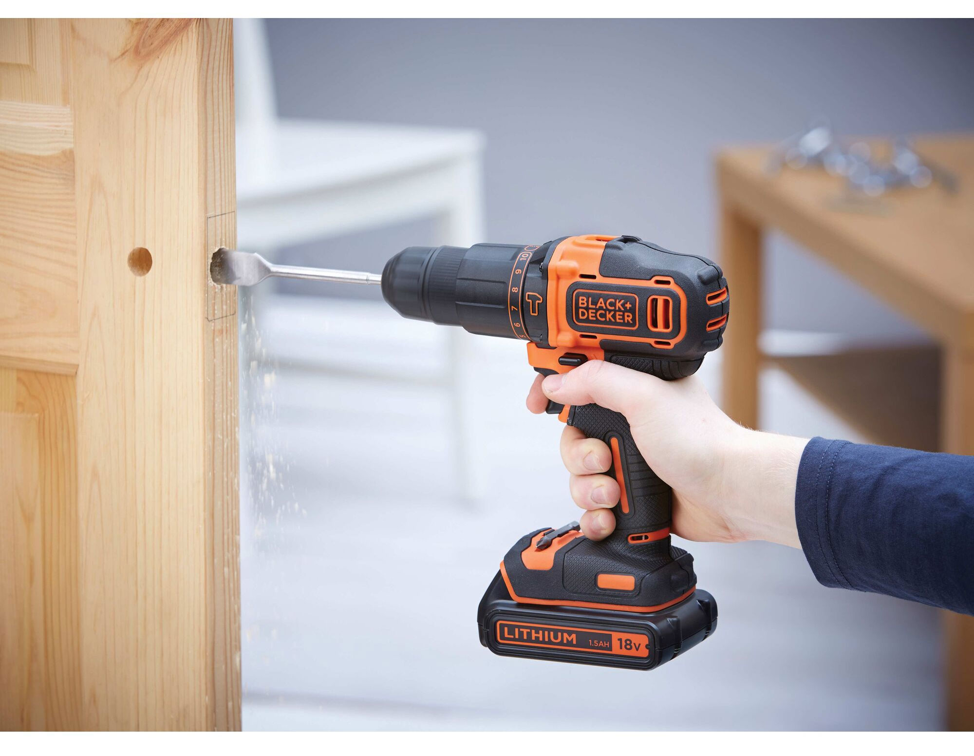 Wiertarko-wkrętarka akumulatorowa Black&Decker 18V + akcesoria z torbą BDCHD18BS32-QW A7216-XJ