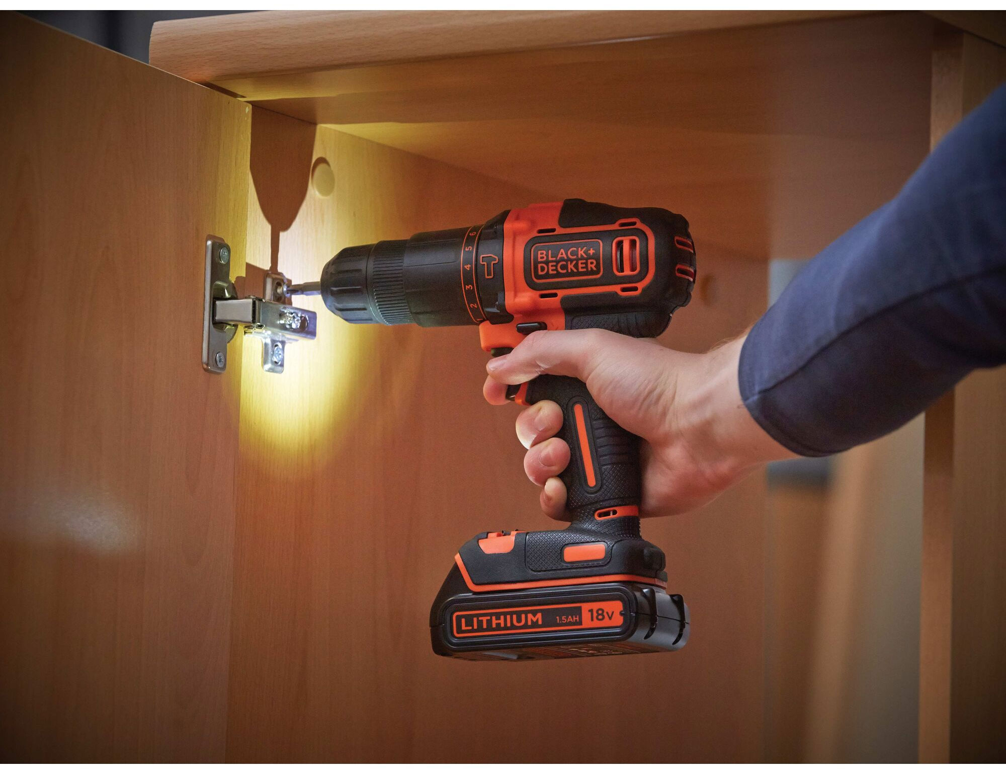 Wiertarko-wkrętarka akumulatorowa Black&Decker 18V + akcesoria z torbą BDCHD18BS32-QW A7216-XJ